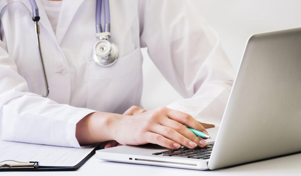 female-doctor-with-stethoscope-around-her-neck-using-laptop-desk2.jpg female-doctor-with-stethoscope-around-her-neck-using-laptop-desk2.jpg